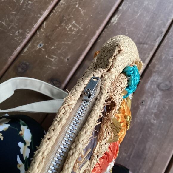 Vintage Straw and Raffia Flowered Hand Bag Boho Tote Beach Bag Purse Floral Bag - Picture 3 of 4